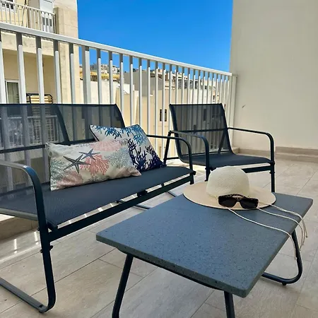 Luxury Near Waterfront! Lejlighed