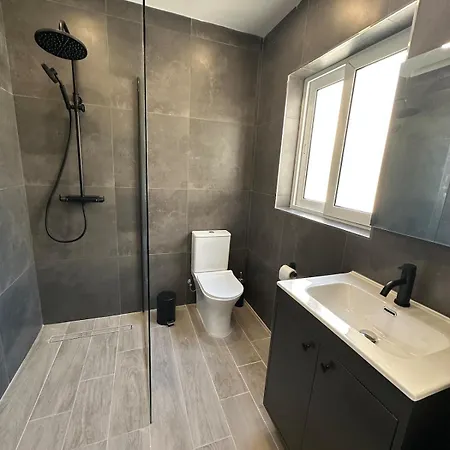 Luxury Near Waterfront! Apartmán