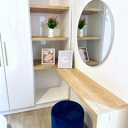 Luxury Near Waterfront! *